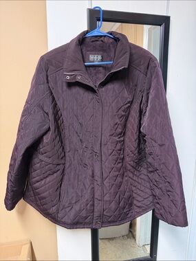 Braetan Quilted Puffer Jacket in Plum